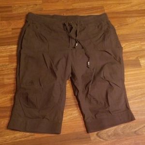 Lane Bryant Pants - Brown Lane Bryant Cargo Capris Lane Bryant Pants - Brown Lane Bryant Cargo Capris